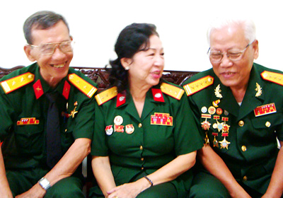 ประธานรัฐสภาเวียดนามให้การต้อนรับคณะผู้แทนคณะกรรมการประสานงานกรมทหารนครหลวงฮานอย